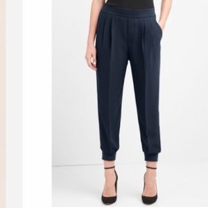 Worn once, Crepe pleated joggers